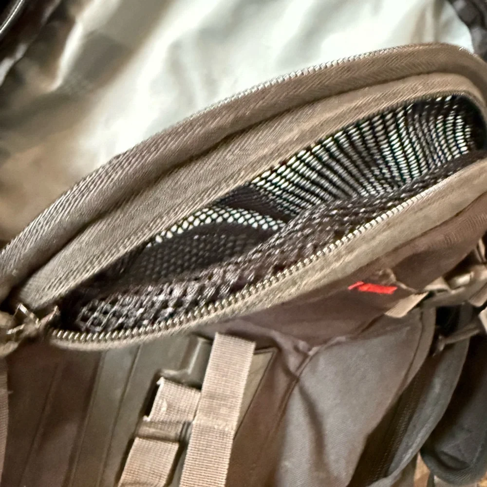 Dakine heli pro